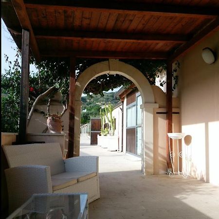 Agriturismo La Fiumara Villa Ното Екстериор снимка