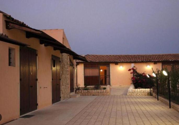 Agriturismo La Fiumara Villa Ното Екстериор снимка